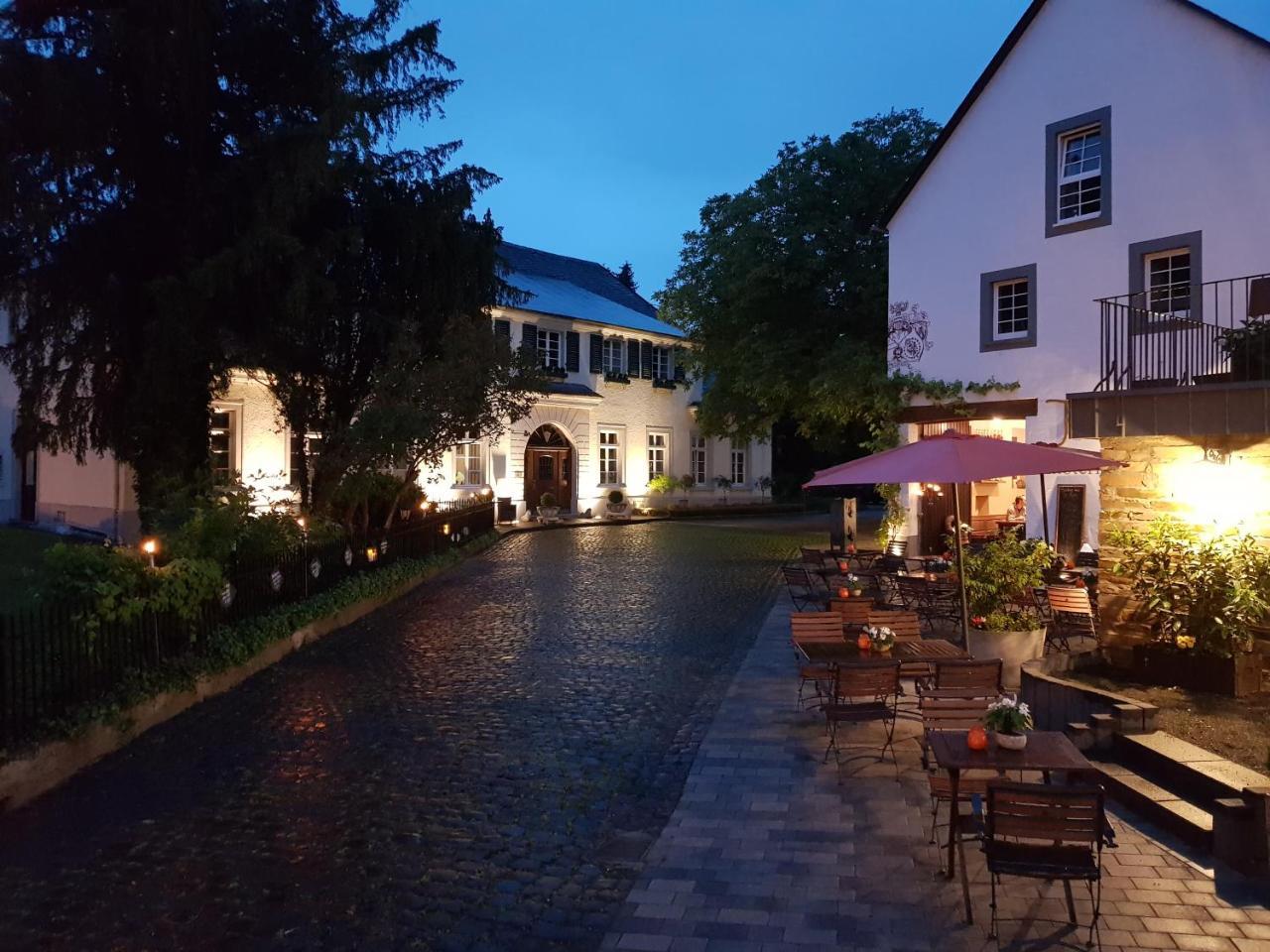 Hotel Karolingerhof Kröv Exterior foto